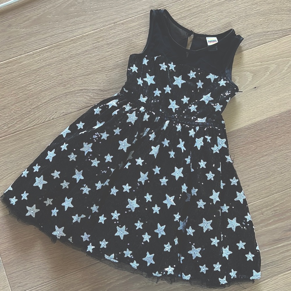 Gorgeous dress for the holidays!